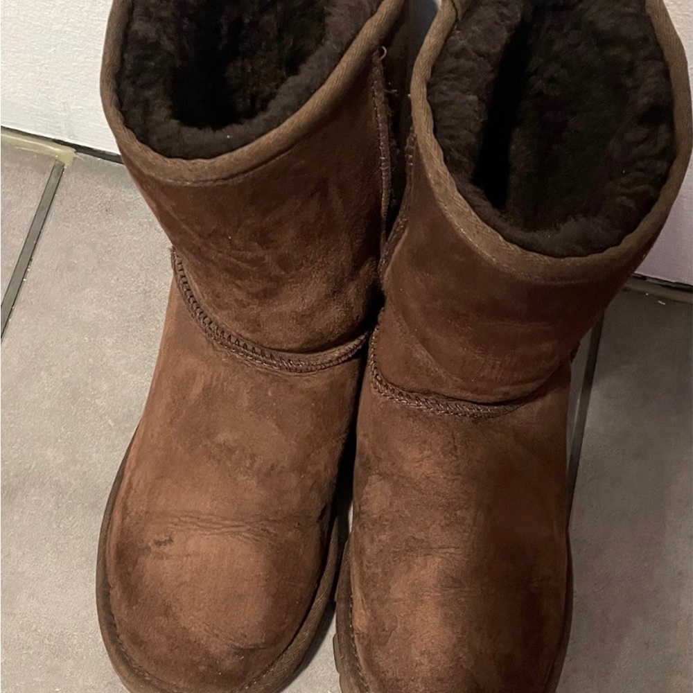 UGG Boots - Picture 3 of 7